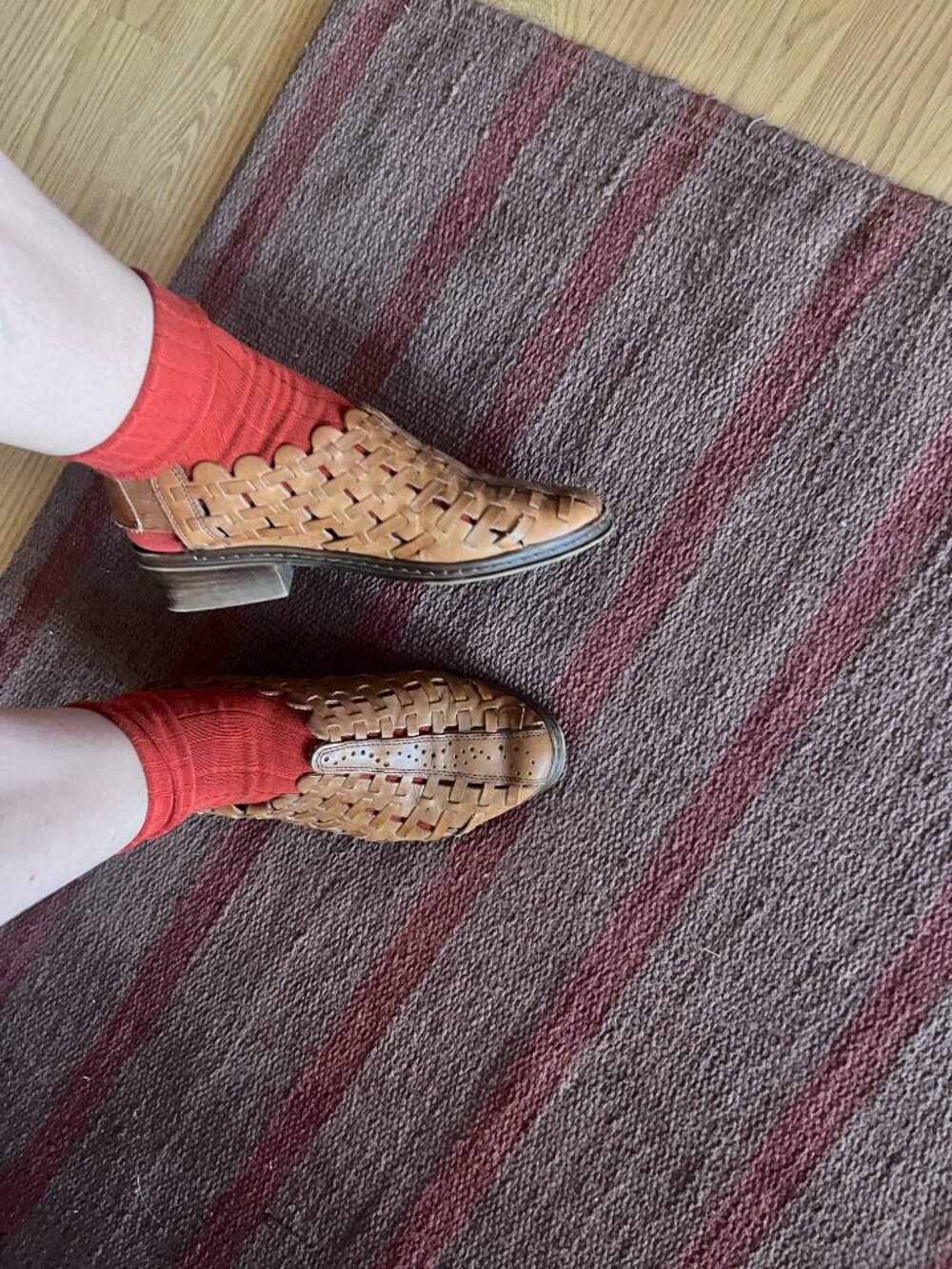Vintage brown woven clog sandals